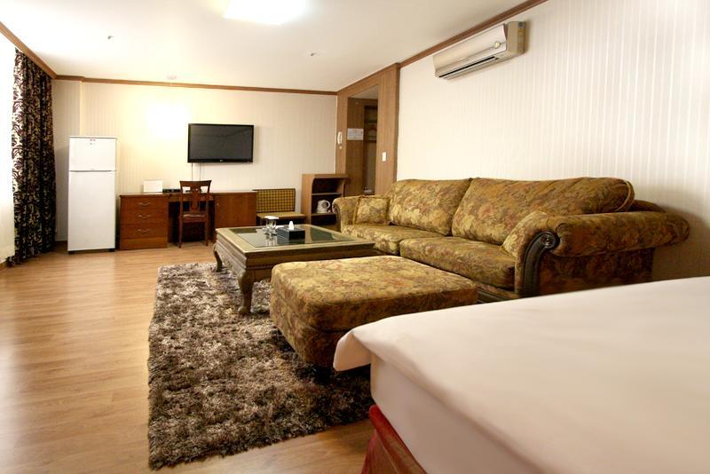 Changwon Olympic Hotel Экстерьер фото