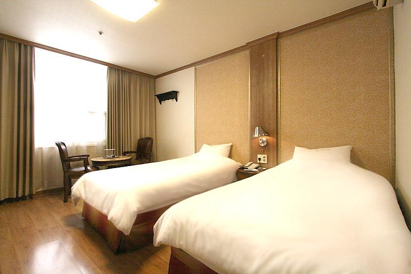 Changwon Olympic Hotel Экстерьер фото